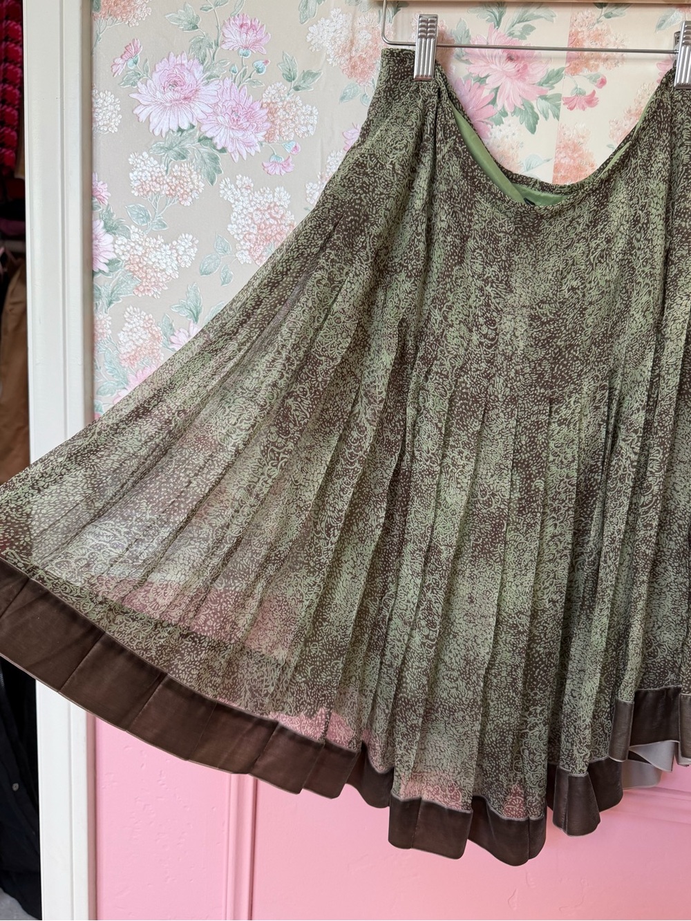 100% silk Green Floral Pleated Midi Skirt